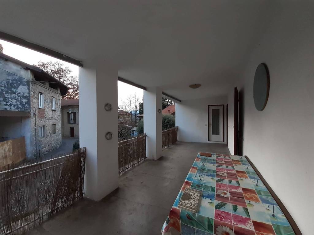 Appartamento a Azzio in Via Roma, 5 - Foto 3