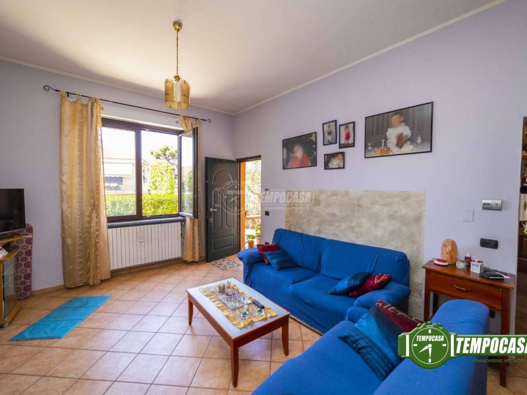 Villa a Castellanza in Via Alessandro Manzoni 14 - Foto 2