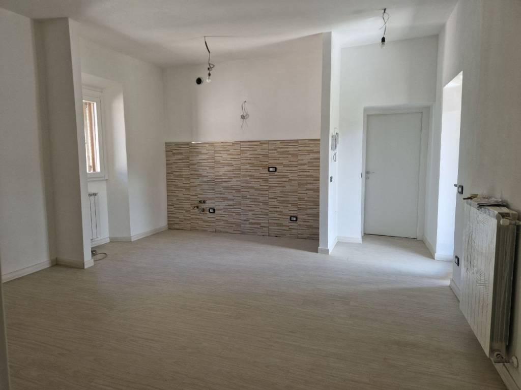 Appartamento a Venegono superiore in Via Giuseppe Garibaldi, 25 - Foto 2