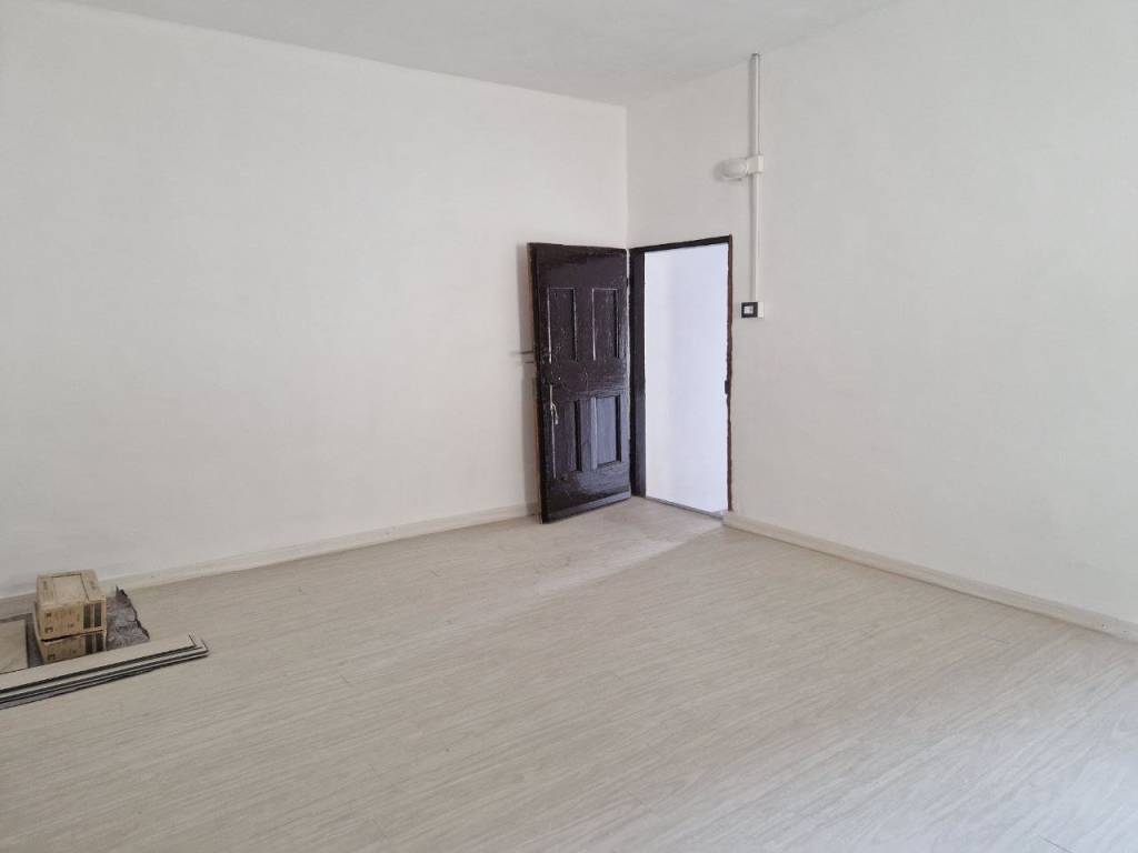 Appartamento a Venegono superiore in Via Giuseppe Garibaldi, 25 - Foto 3