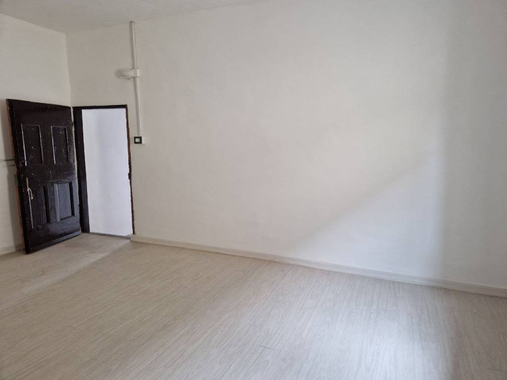 Appartamento a Venegono superiore in Via Giuseppe Garibaldi, 25 - Foto 4