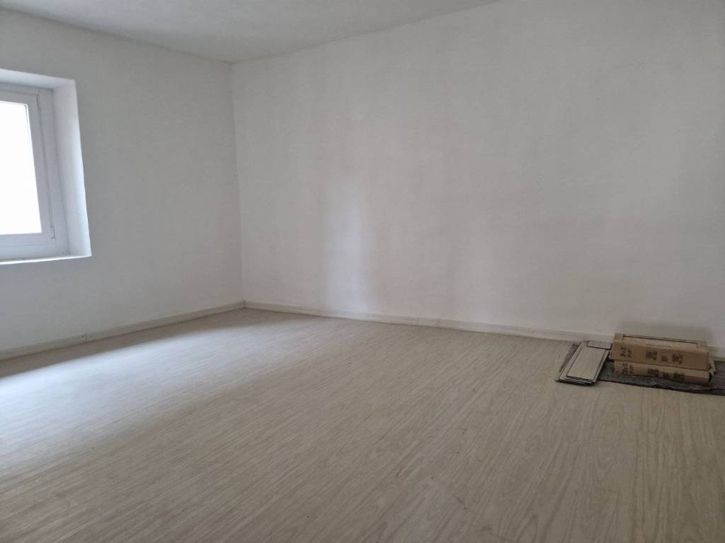 Appartamento a Venegono superiore in Via Giuseppe Garibaldi, 25 - Foto 5