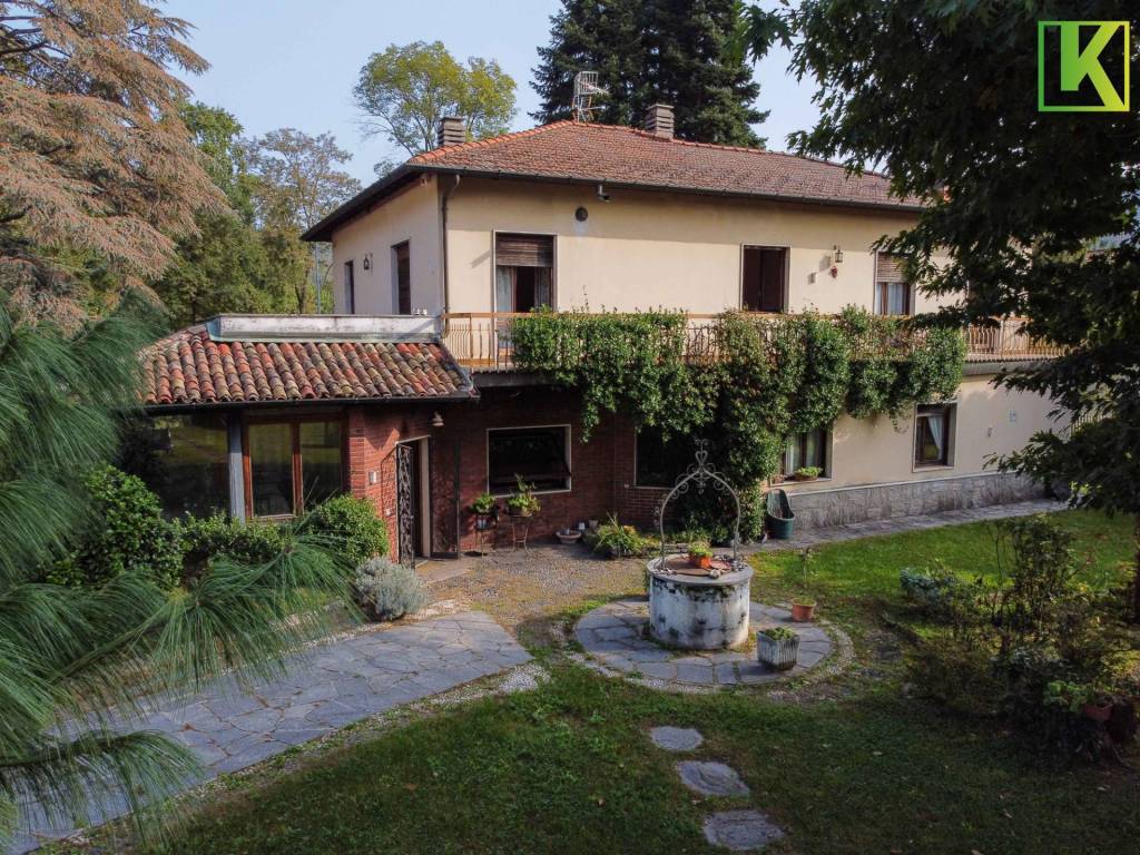 Villa a Porto ceresio in Via Cuasso - Foto 2