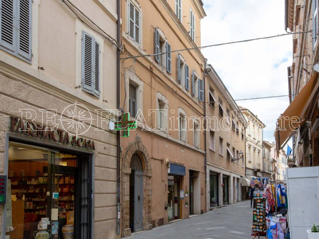 Appartamento a Loreto in Corso Traiano Boccalini, 14 - Foto 3