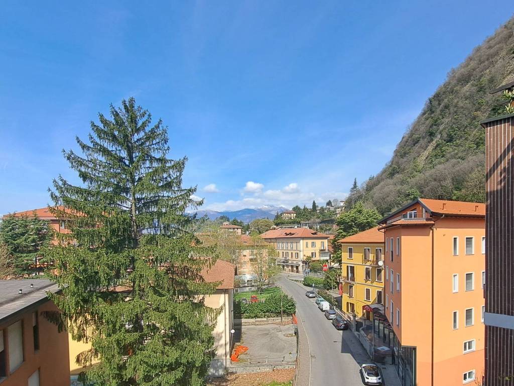 Appartamento a Laveno-mombello in Via Ceretti, 21 - Foto 4