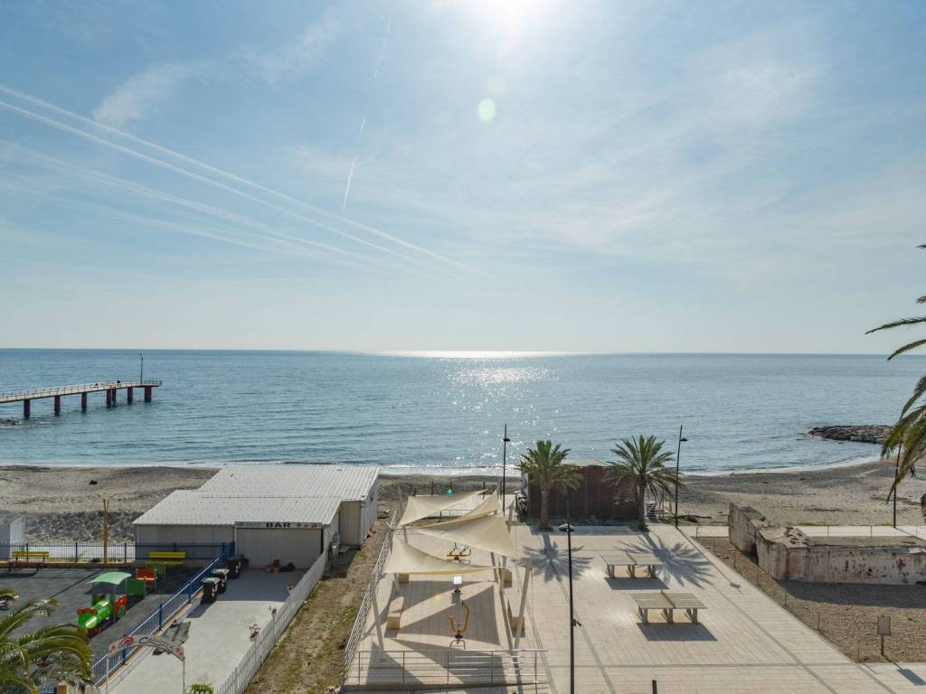 Appartamento a Ceriale in Lungomare Armando Diaz - Foto 2