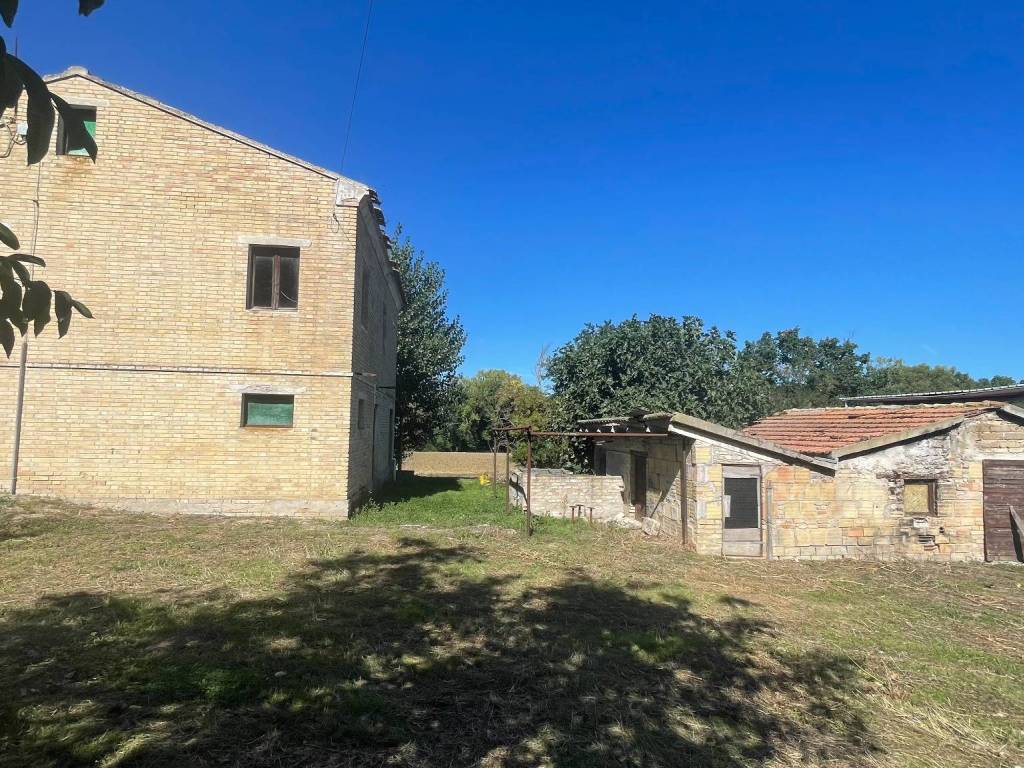 Palazzo / stabile a Monte san giusto in Strada Provinciale Fermana - Foto 3
