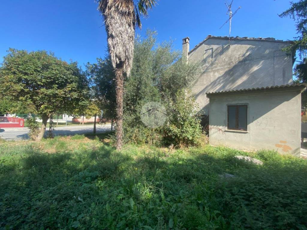Casa indipendente a Fano in Via della Stazione, 32 - Foto 3