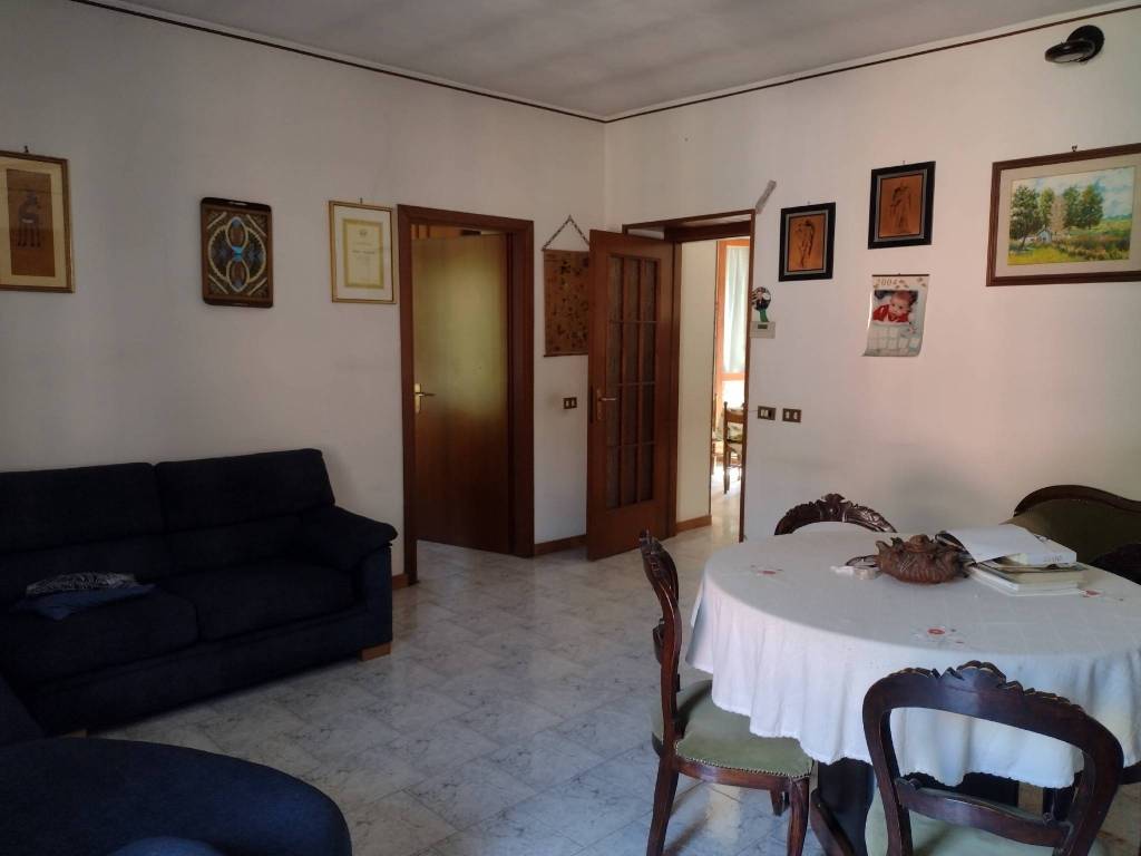 Appartamento a Besozzo in Via Luigi Roncari - Foto 3