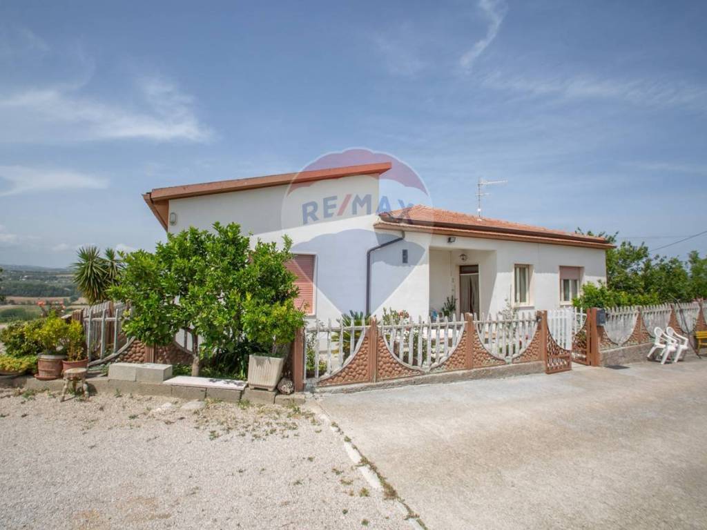 Casa indipendente a Pianella in Contrada Santa Scolastica, 9 - Foto 2