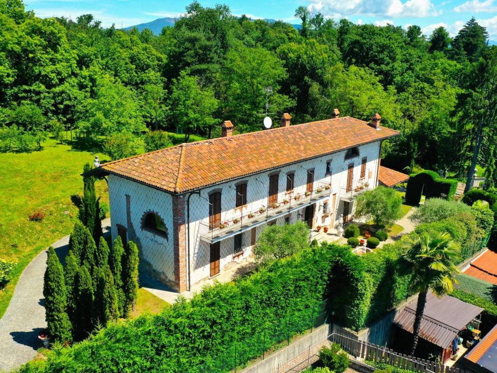 Villa a Comabbio in Via Sotto Campagna - Foto 2