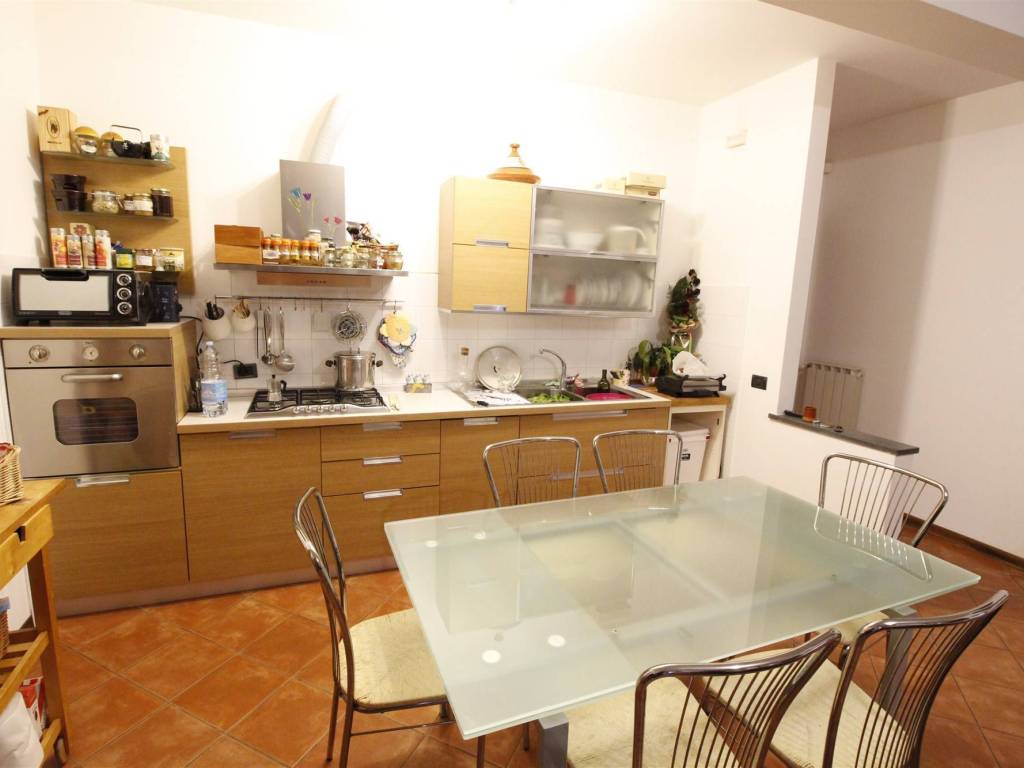 Appartamento a Lucca in Via del Montescendi, 319 - Foto 2