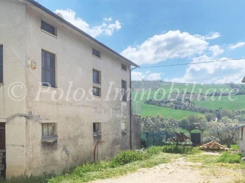 Villa a Fermo in Strada Comunale Camera di Fermo, 64 - Foto 2