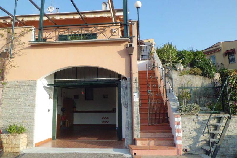 Casa indipendente a Ceriale in Via Enrico Pietrafraccia - Foto 4