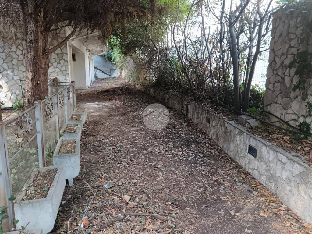 Villa a Cosenza in Via Tommaso Arnoni, 2 - Foto 2