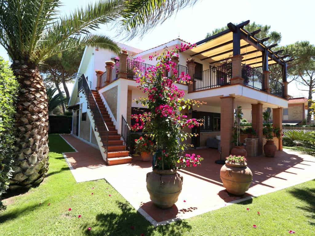 Villa a Terracina in Strada Provinciale Badino Vecchia - Foto 2