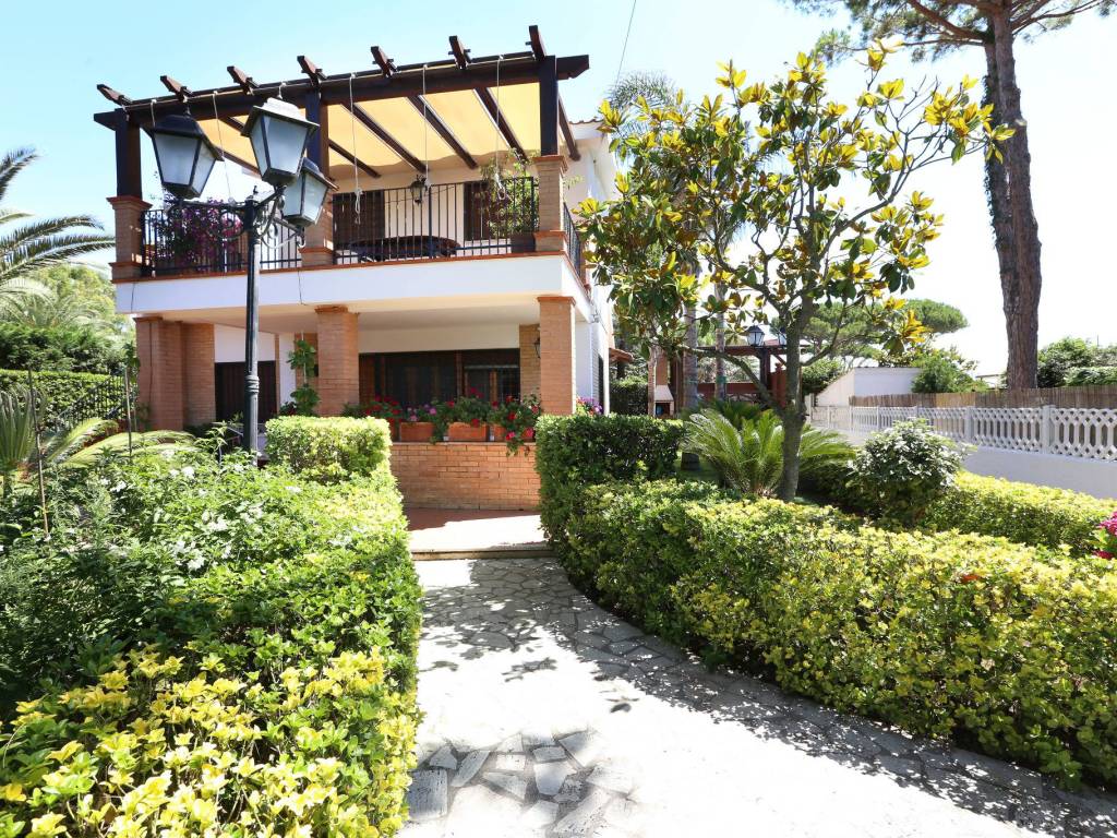 Villa a Terracina in Strada Provinciale Badino Vecchia - Foto 4