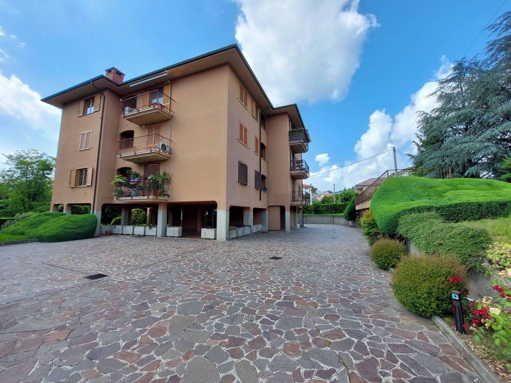 Appartamento a Casatenovo in Via Roma, 54 - Foto 2