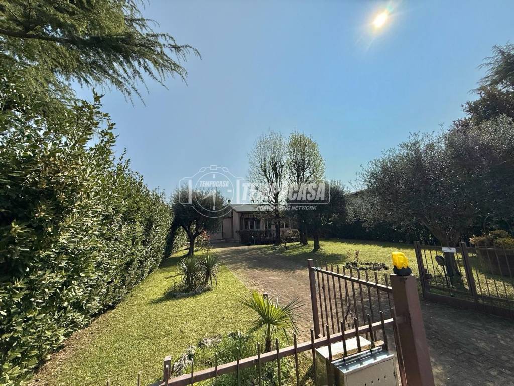 Villa a Peschiera del garda in Via Lugana - Foto 4