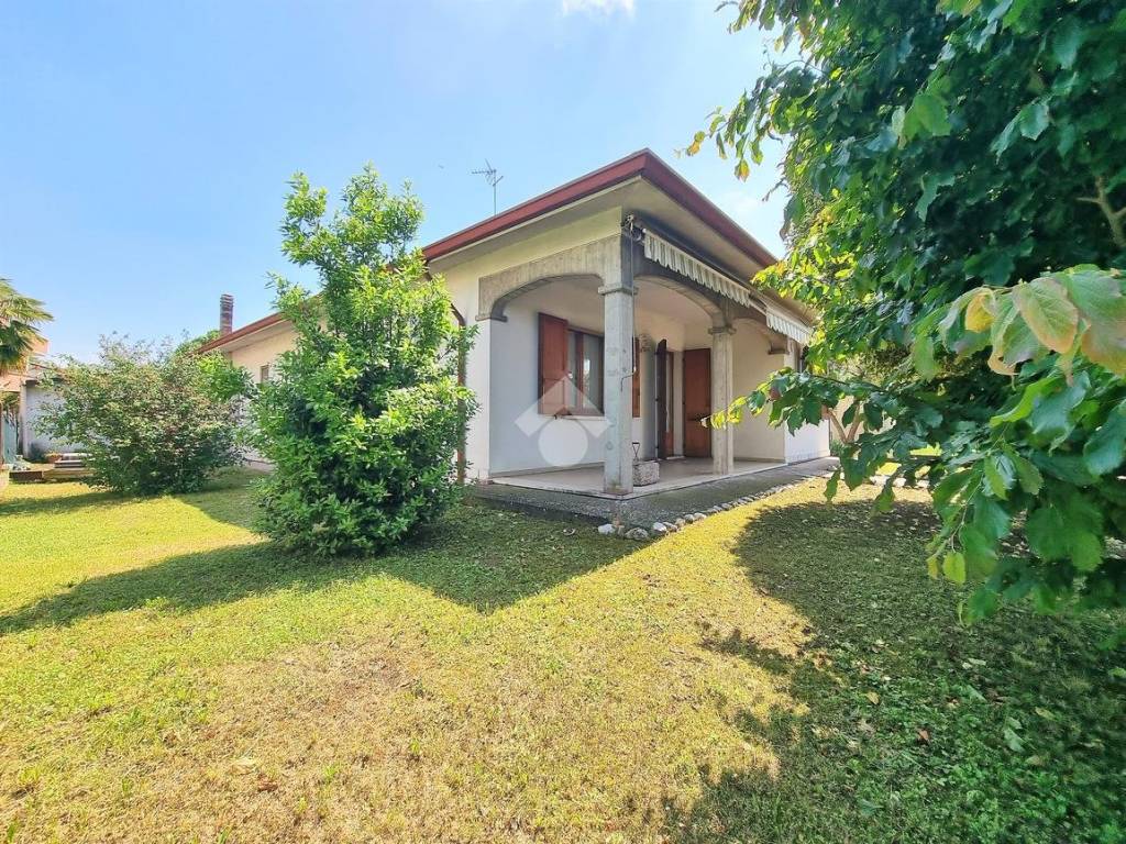 Villa a Borgo virgilio in Via Val d'Ossola, 21 - Foto 3