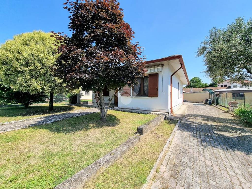 Villa a Borgo virgilio in Via Val d'Ossola, 21 - Foto 4