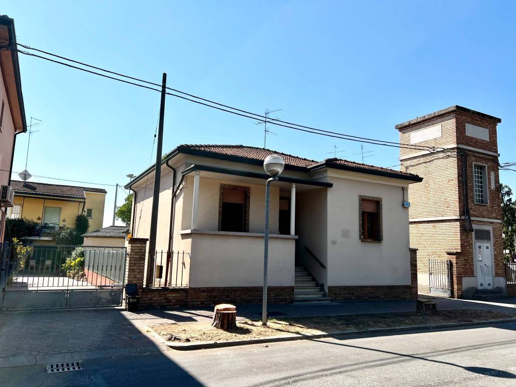 Casa indipendente a Alfonsine in Via Antonio Costa, 17 - Foto 2