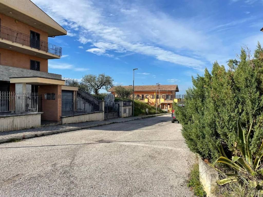 Box / garage a Massignano in Contrada Marezi - Foto 3