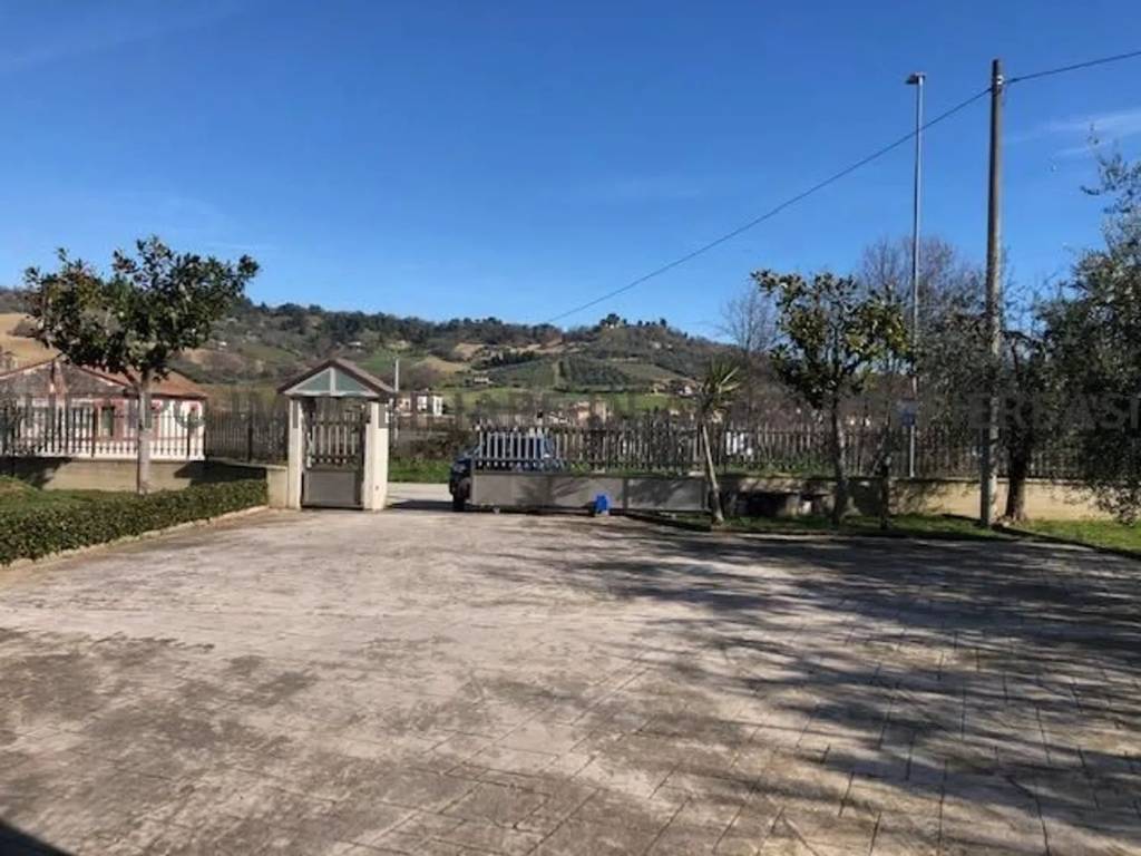 Villa a Cupra marittima in Via Piana Santi - Foto 5
