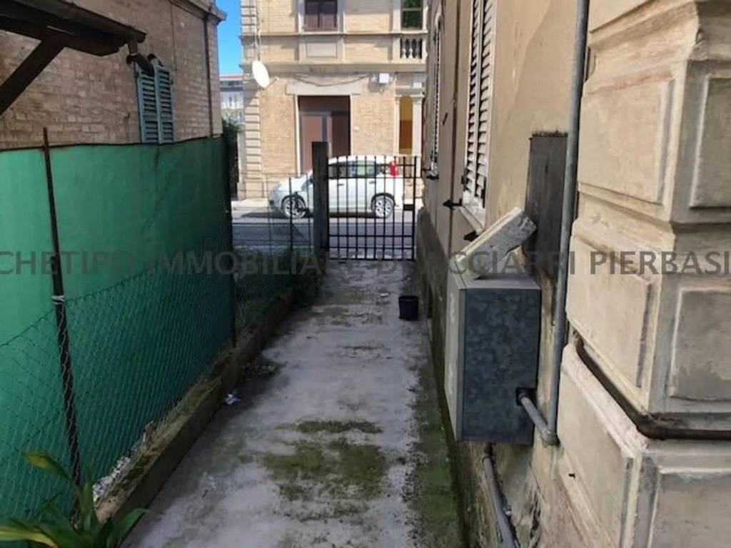 Villa a Cupra marittima in Corso Vittorio Emanuele Ii S.N.C. - Foto 4