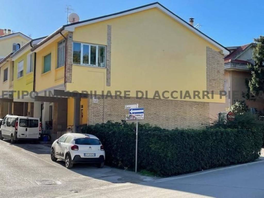 Villa a Cupra marittima in Via Camillo Benso Conte Di Cavour - Foto 3