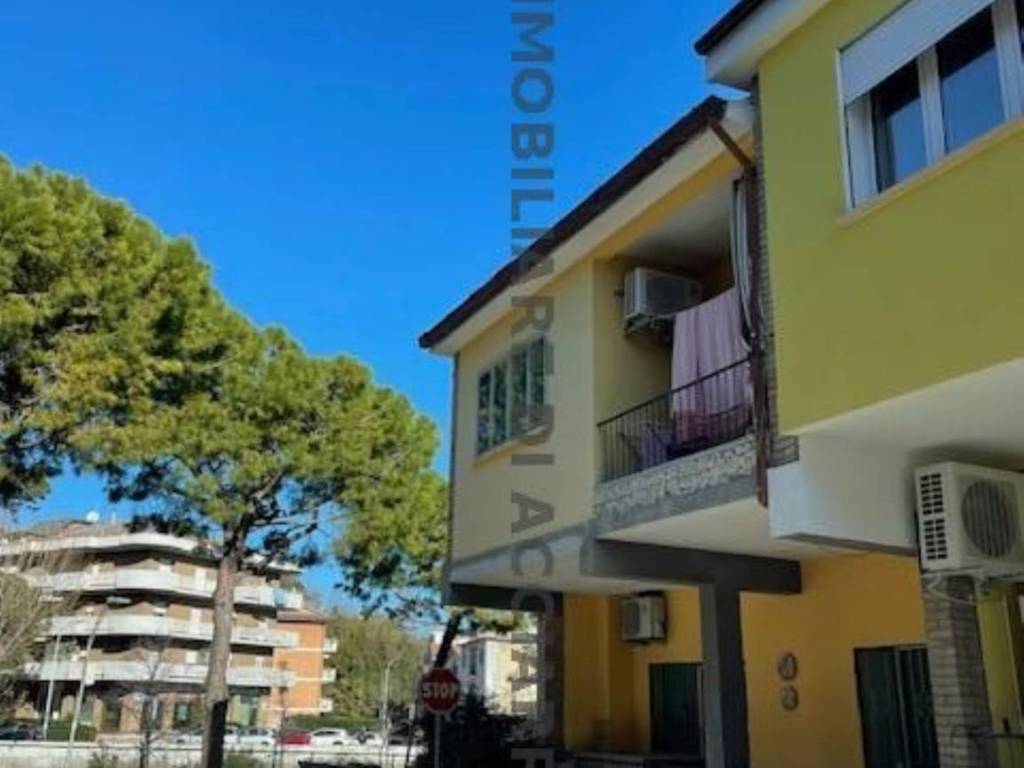 Villa a Cupra marittima in Via Camillo Benso Conte Di Cavour - Foto 5