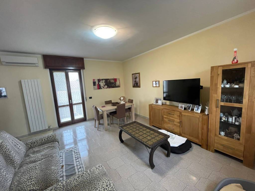 Casa indipendente a Novara in Strada Provinciale di Granozzo - Foto 3