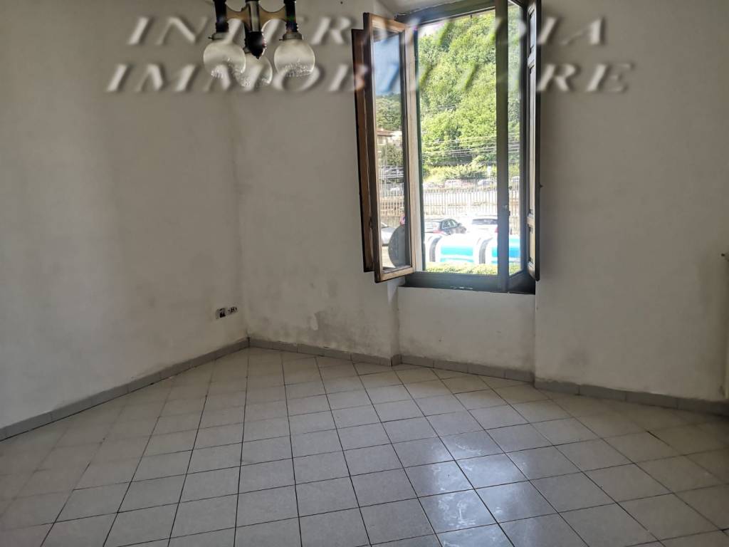 Appartamento a Montevarchi in Via 4 Novembre - Foto 4