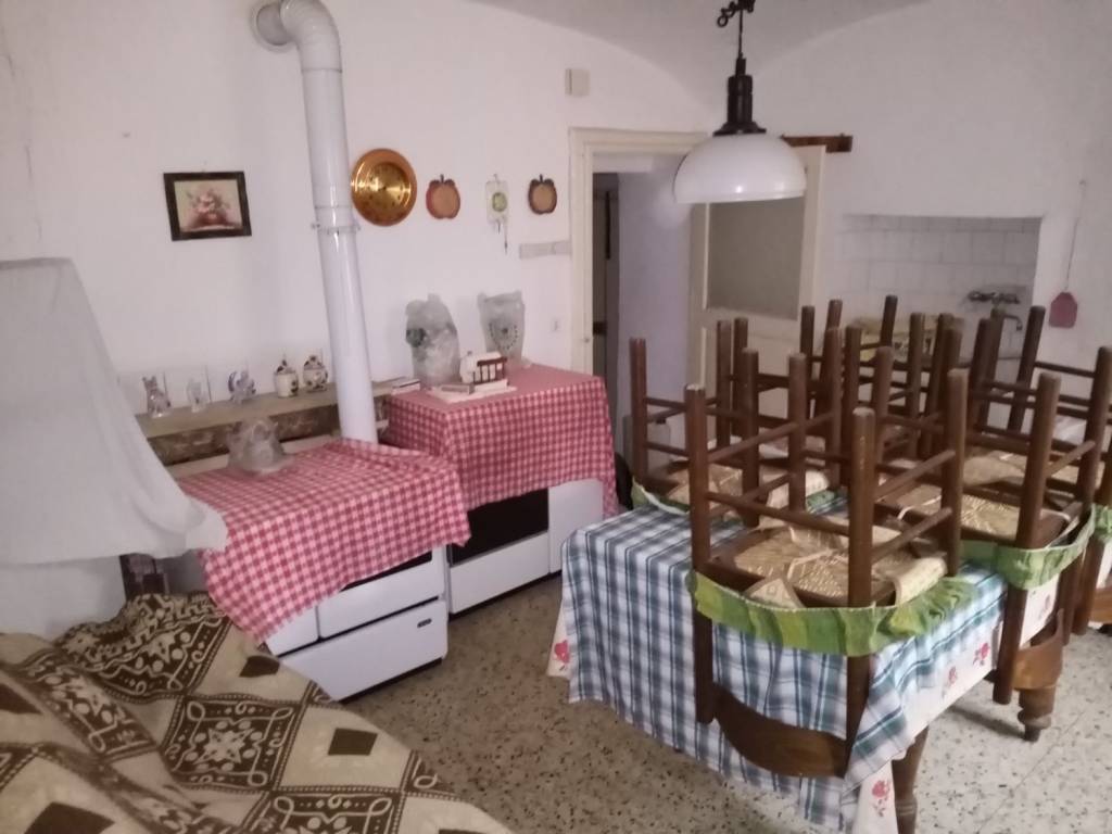 Villa a Roccamandolfi in Via Roma S.N.C. - Foto 3