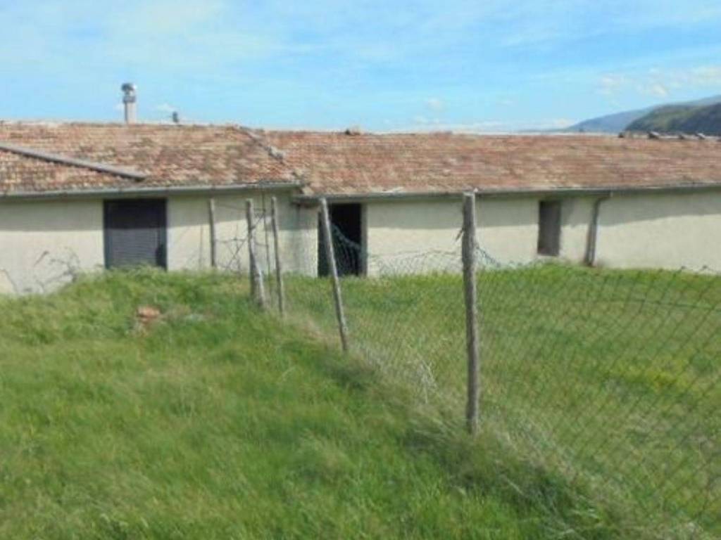Villa a Bagnoli del trigno in Via Trignina S.N.C. - Foto 2