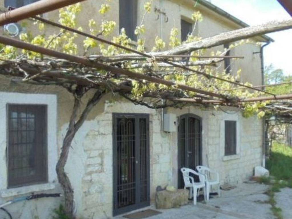 Villa a Bagnoli del trigno in Via Trignina S.N.C. - Foto 3