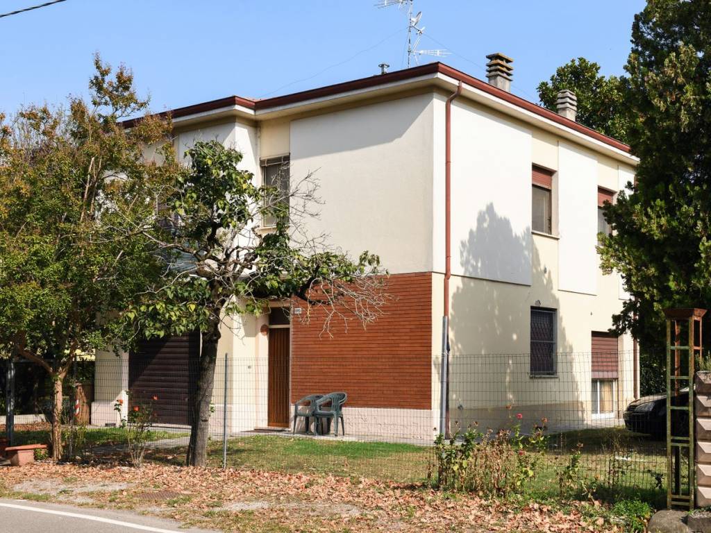Villa a Crevalcore in Via del Papa, 108 - Foto 1