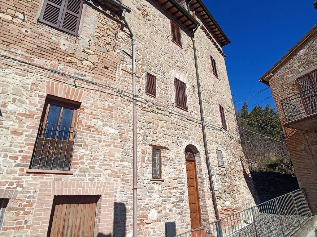 Villa a Montefortino in Via Tiratori S.N.C. - Foto 3