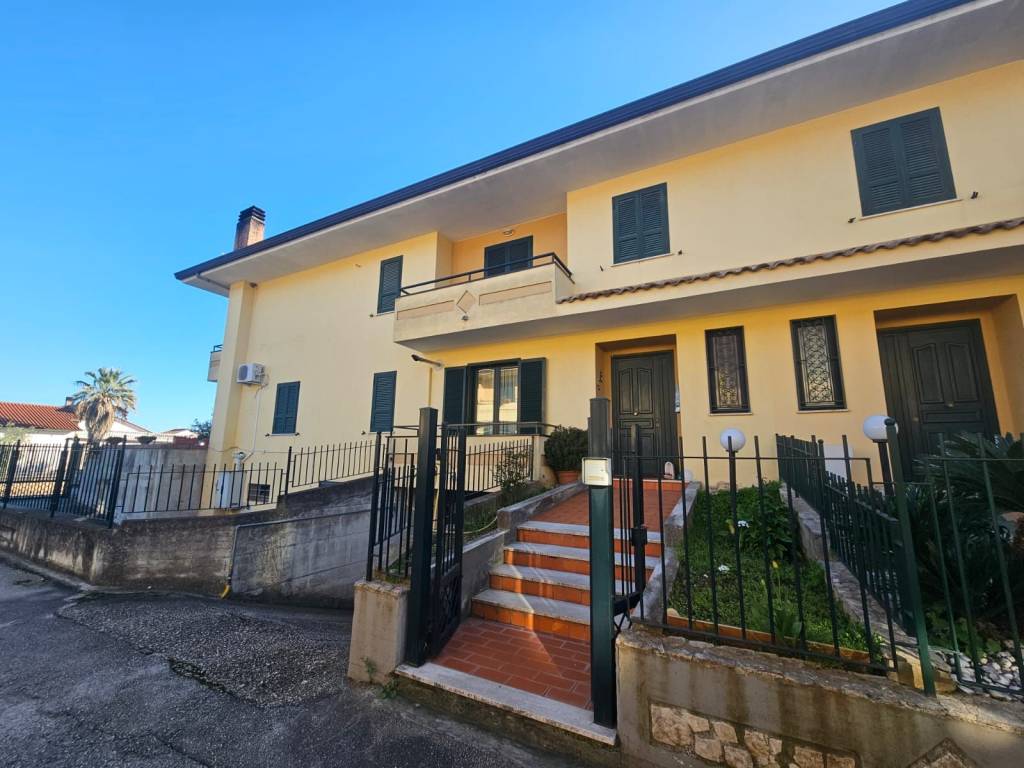 Villetta a schiera a Pastorano in Via Giuseppe Russo - Foto 2