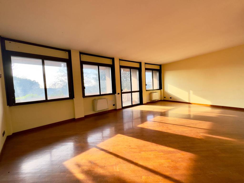 Appartamento a Novara in Rotonda Massimo D'Azeglio, 3 - Foto 2