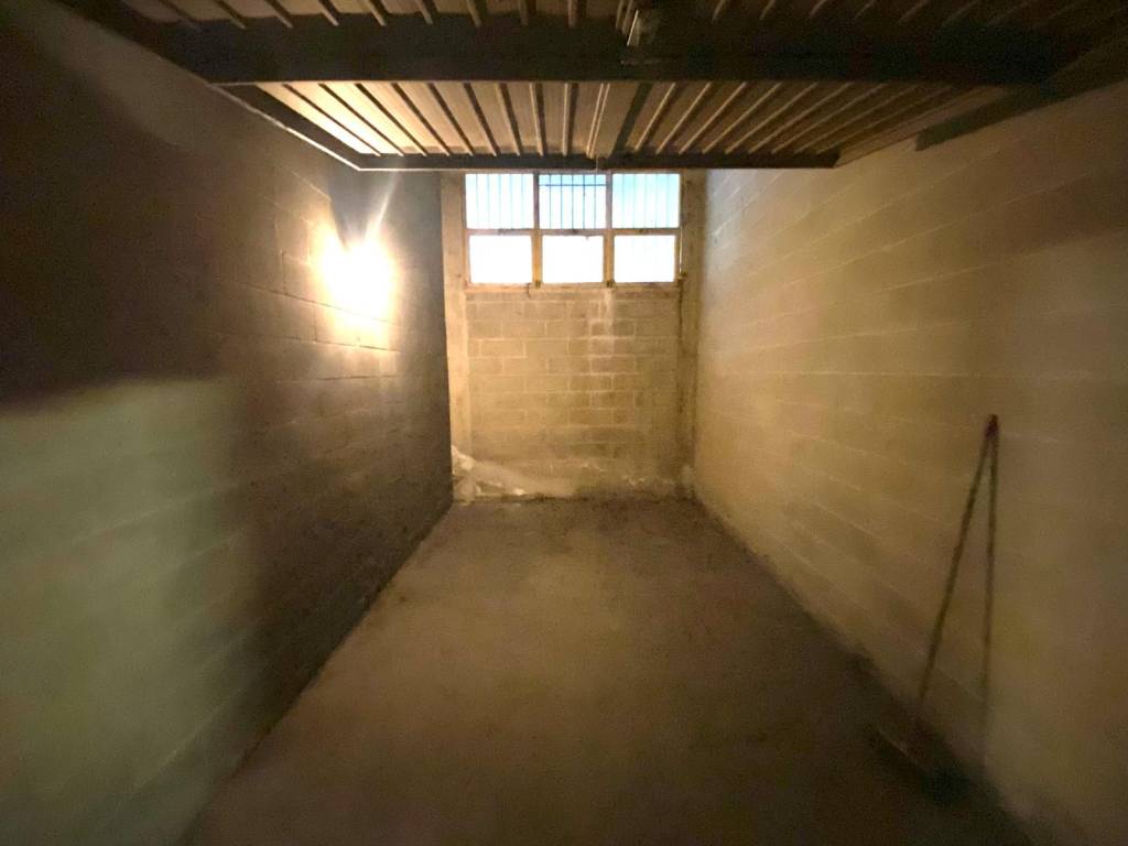 Box / garage a Asti in Via Alessandro Artom, 28 - Foto 2