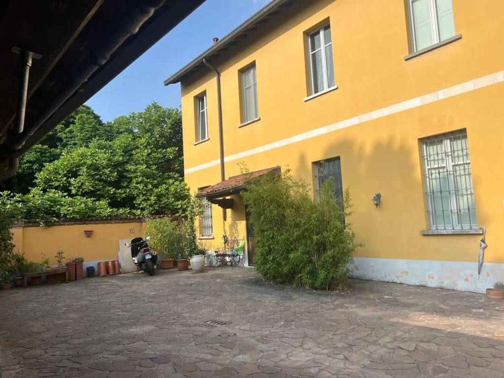 Villa a Giussago in Via Dei Platani, 42 - Foto 2