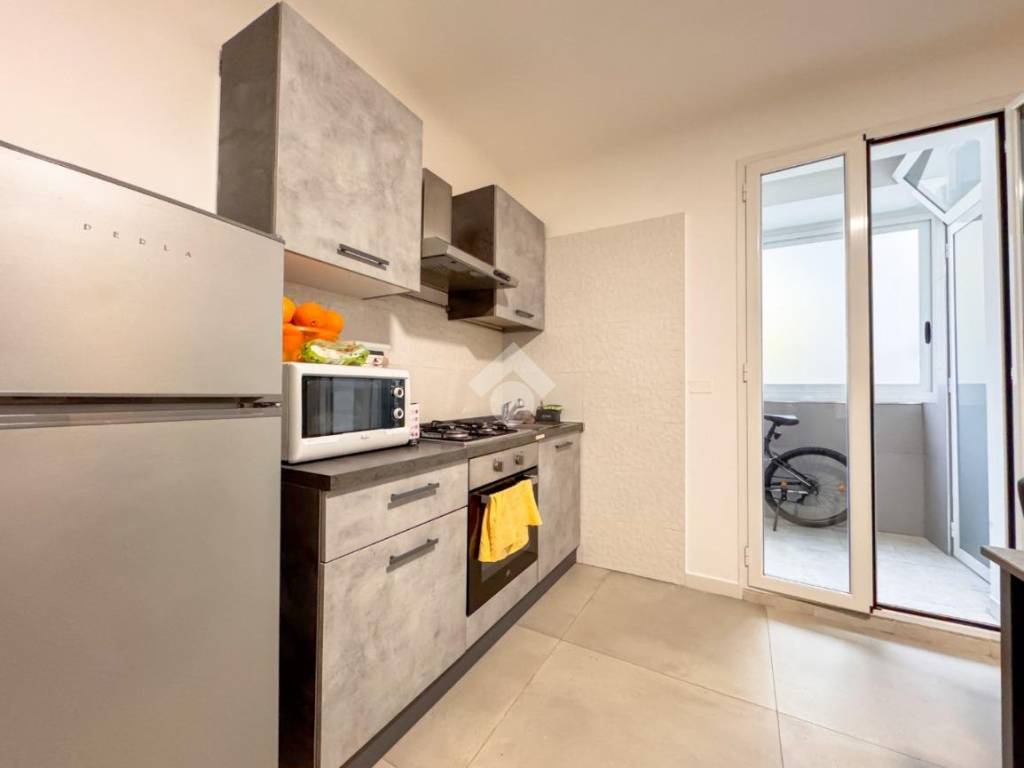 Appartamento a Bari in VIA CASTROMEDIANO, 75 - Foto 4