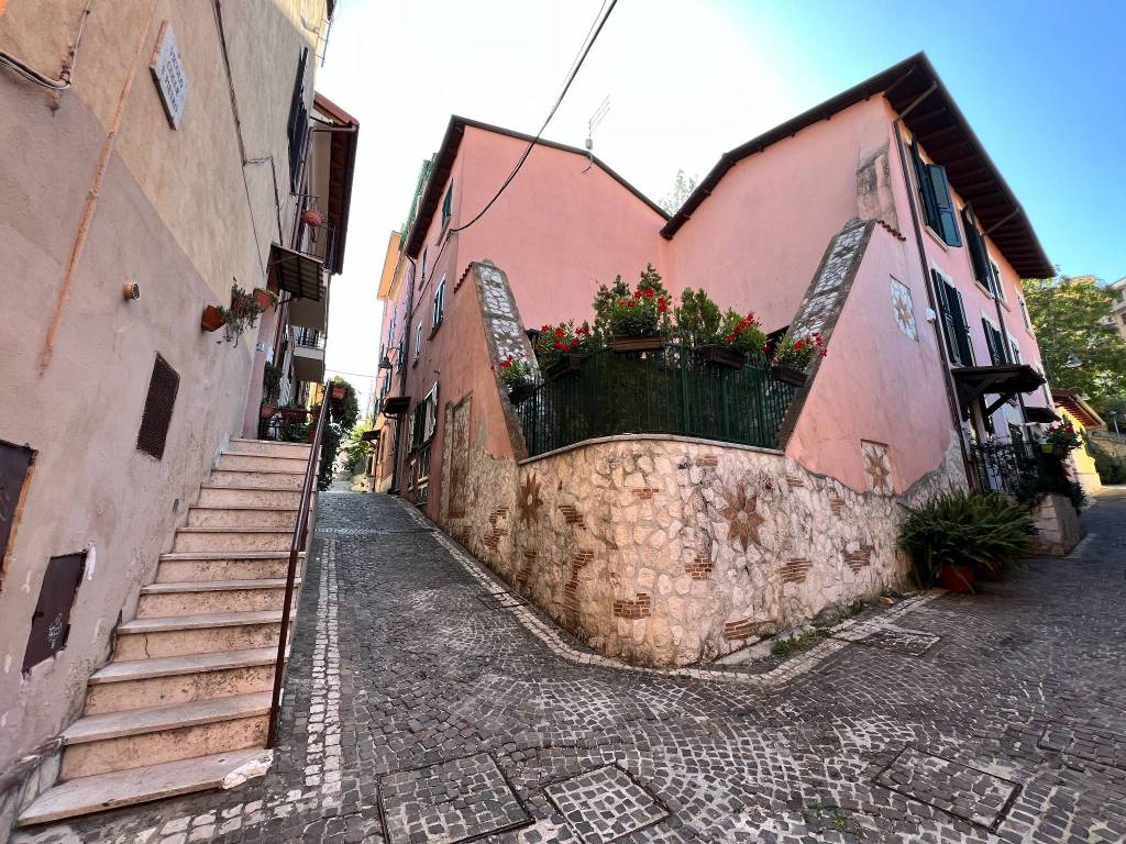 Casa indipendente a Frosinone in Vicolo Colle San Pietro, 5 - Foto 2