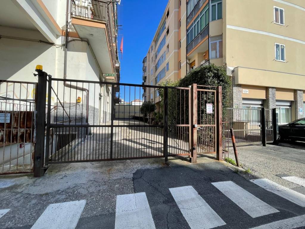 Box / garage a Imperia in Via Gian Francesco De Marchi - Foto 2