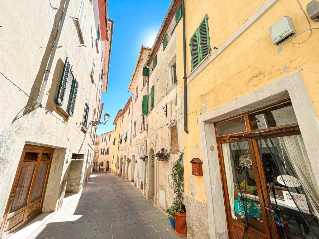 Appartamento a Monterotondo marittimo in Via Licurgo Bardelloni - Foto 3