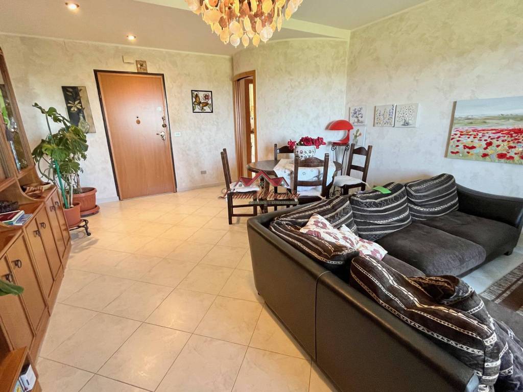 Appartamento a Valenzano in Via Giovanni Laterza - Foto 2