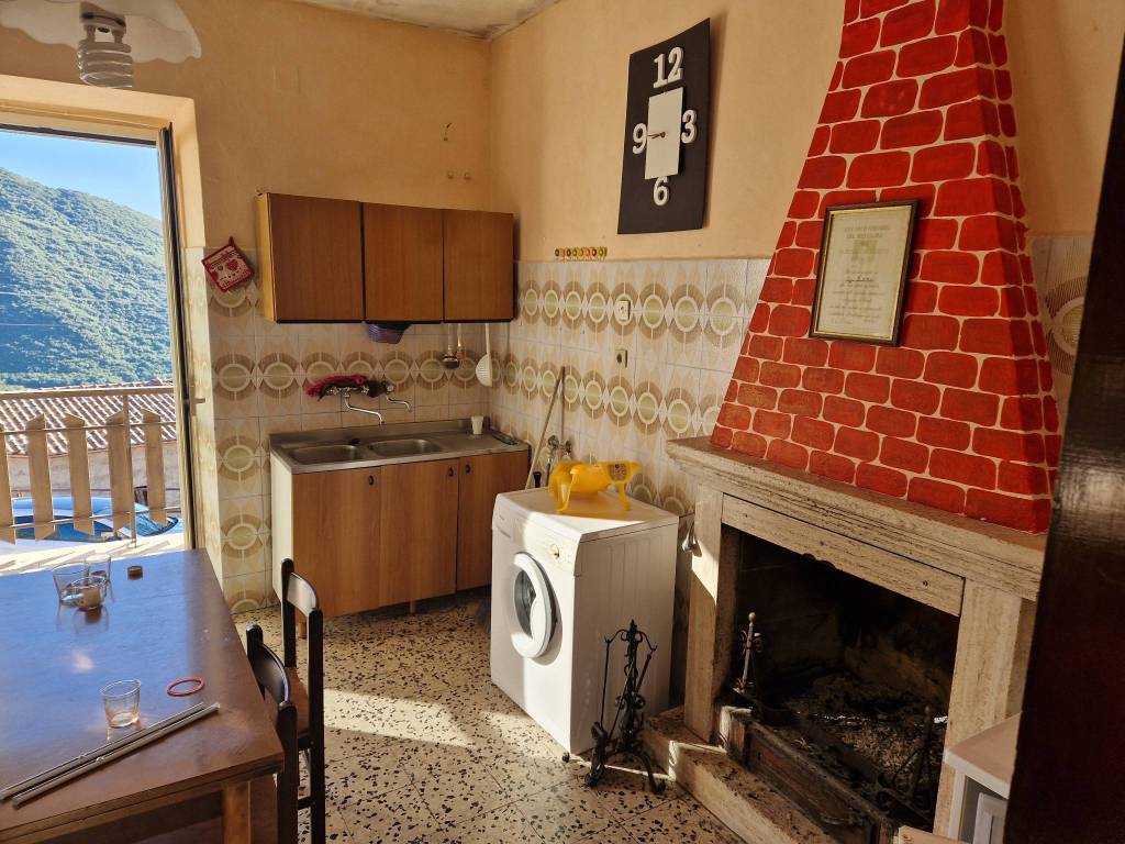 Appartamento a Pereto in Via della Montagna - Foto 4