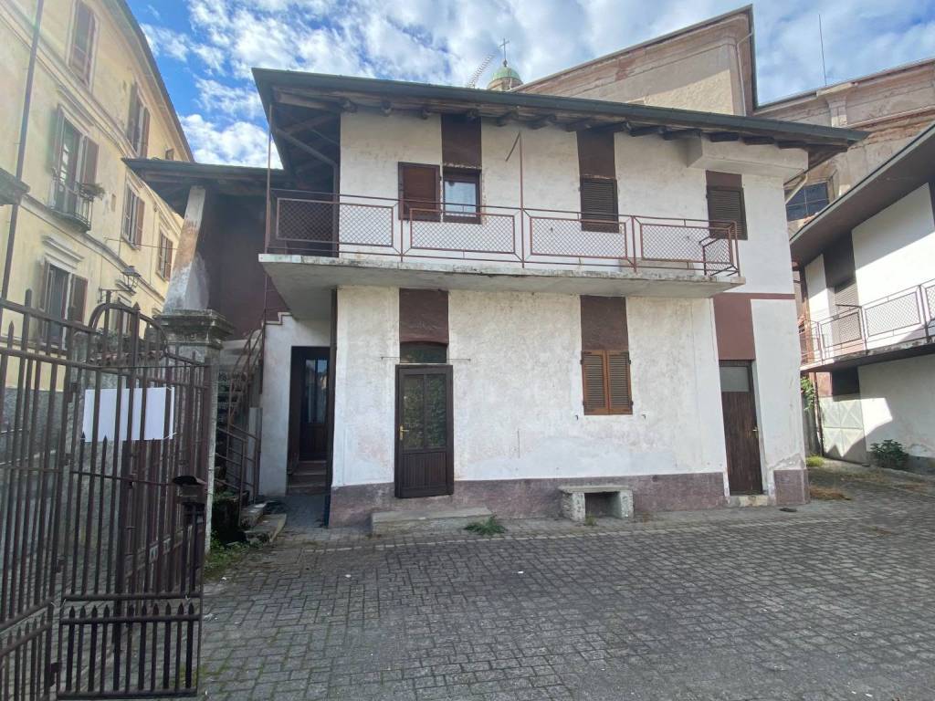 Villa a Castelletto sopra ticino in vicolo cantone - Foto 2