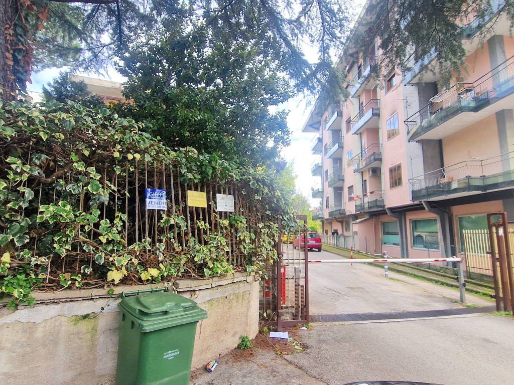 Box / garage a Avellino in Viale San Francesco d'Assisi, 32 - Foto 3